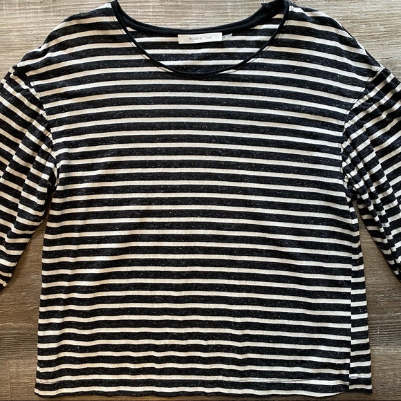 3/$25 Mustard Seed medium top - Picture 2 of 9